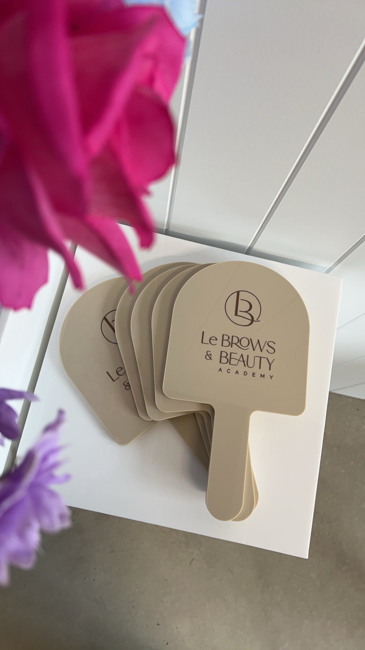 Arch Handheld Salon/Clinic Mirror