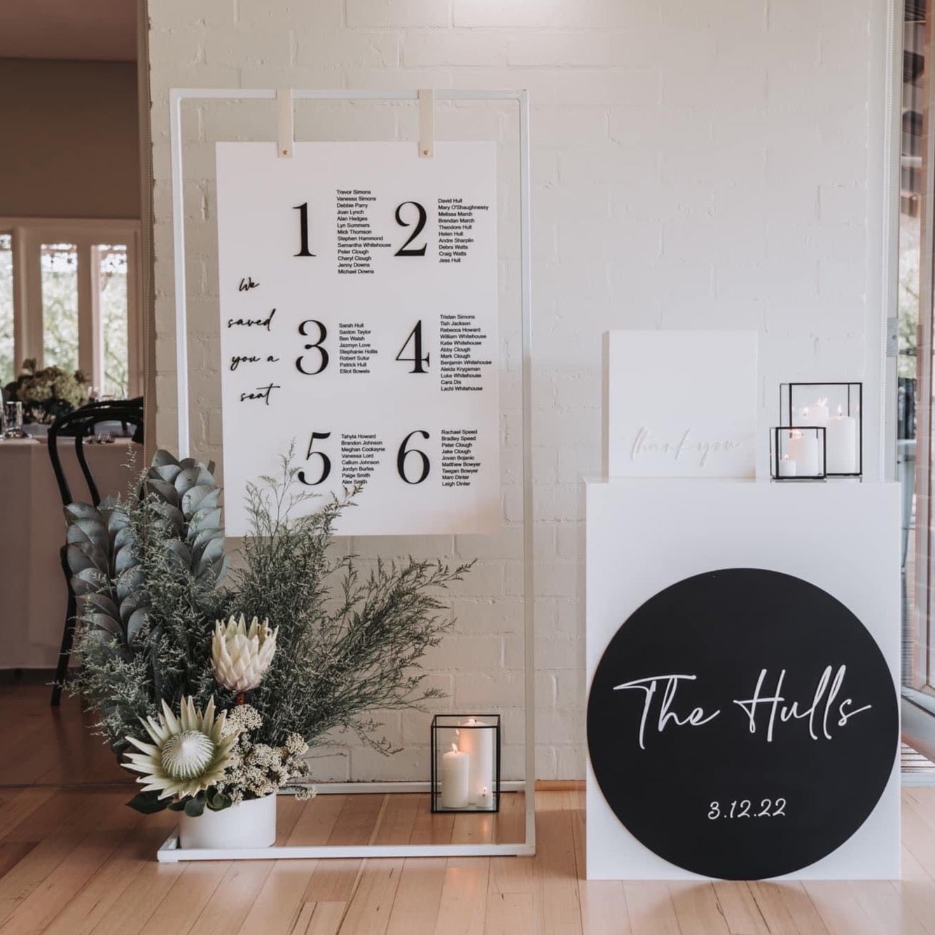 Round welcome sign + seating chart