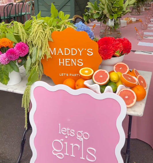 Round Wavey Table Top Sign