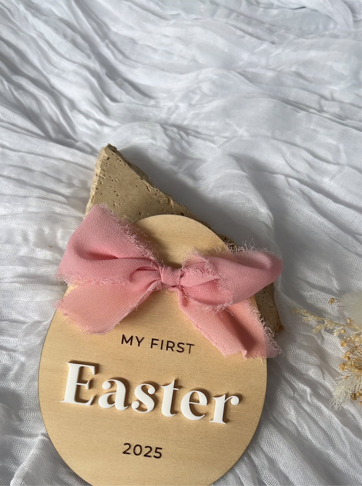 Bowtiful Easter Plaque