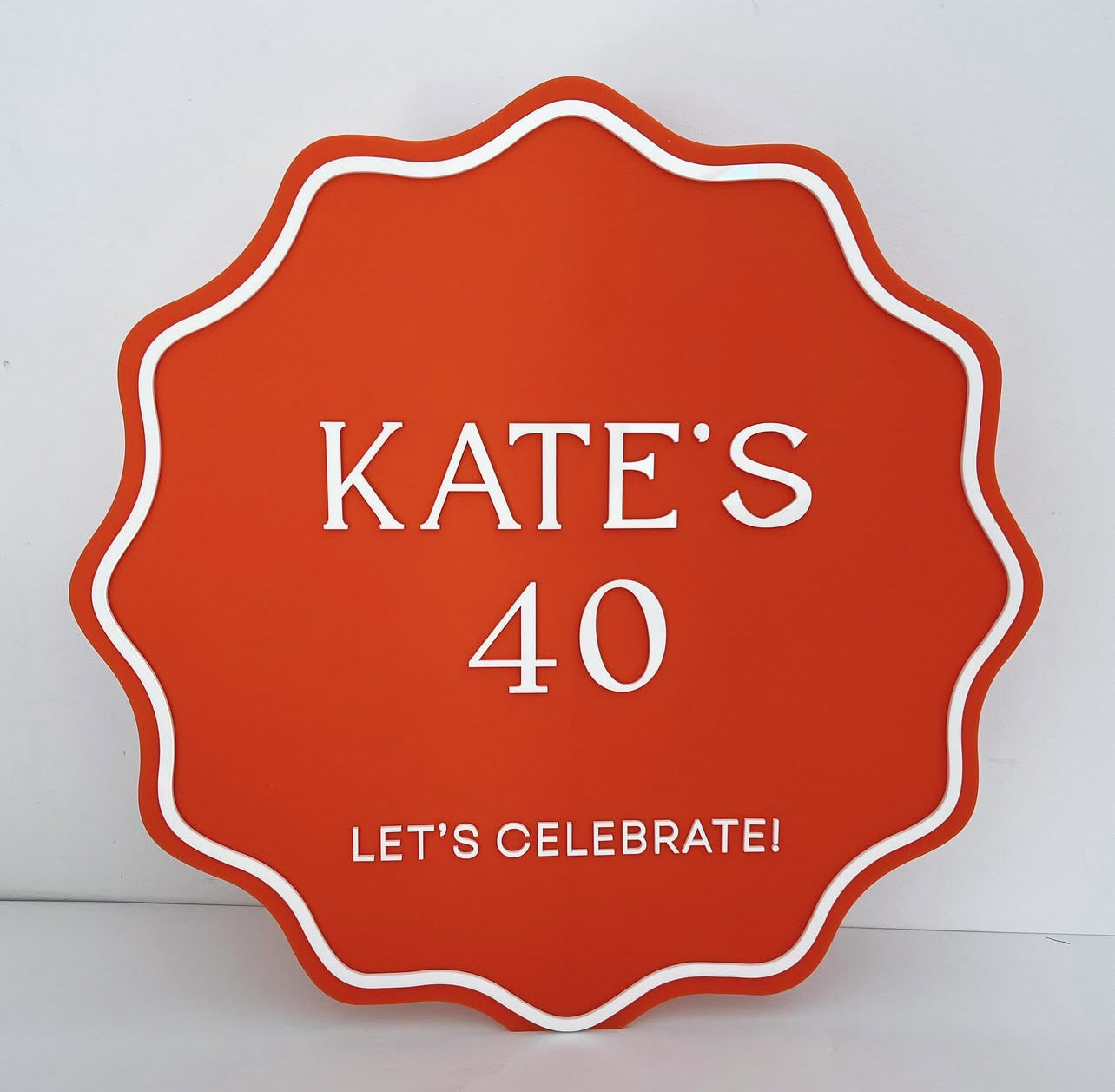 Round Wavey Table Top Sign